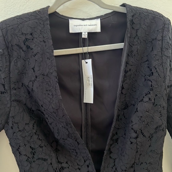 NWT Cupcakes and Cashmere Black Lace Tess Blazer Size Small - Picture 5 of 9